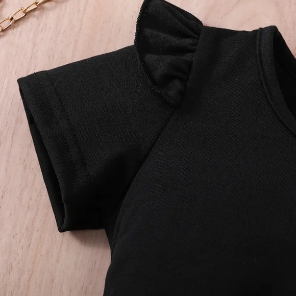 New 2 Piece Stylish Black Crew Neck Top with Checkered Bow Short Size 5/6 - Picture 4 of 6